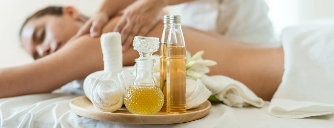 masaż pleców, olejki