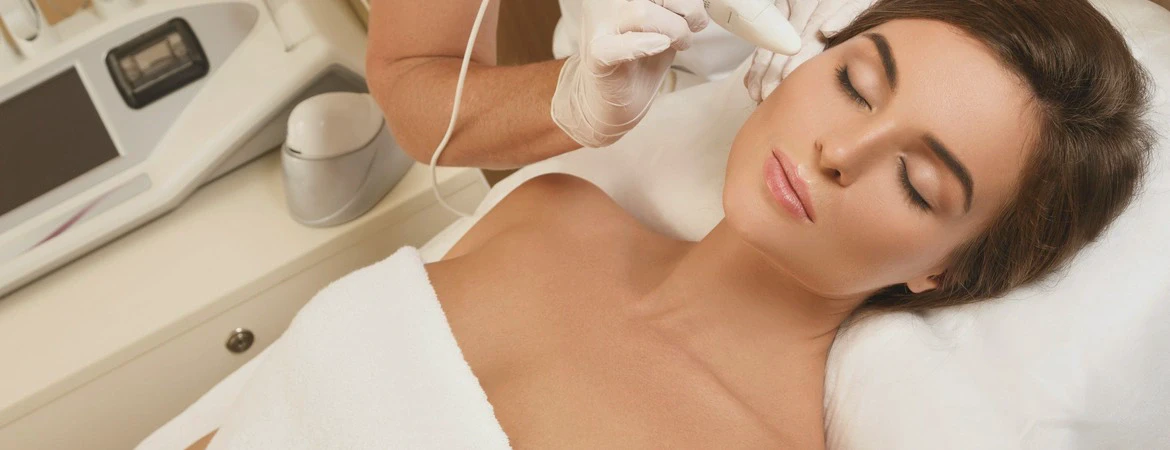 zabieg kosmetyczny na twarz